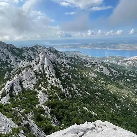 Zora, Starigrad Paklenica, Seline