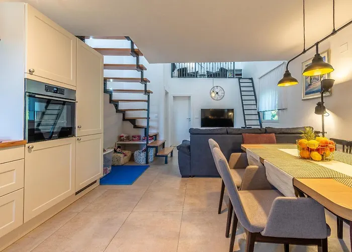 Willa Zora, Starigrad Paklenica,