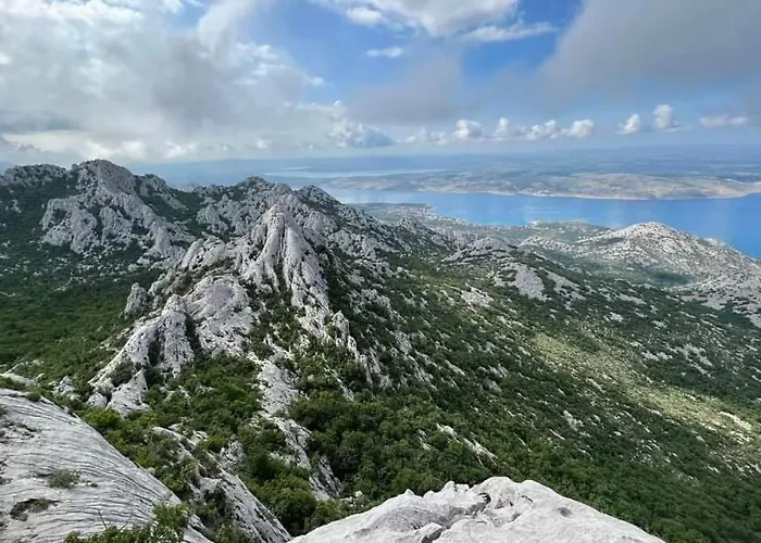 Zora, Starigrad Paklenica, Seline