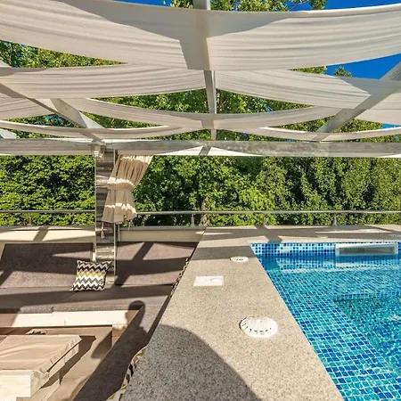 Zora, Starigrad Paklenica,